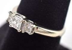 Beautiful 14K White Gold Diamond Ring