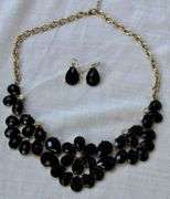 Set Of Fashion Jewelry Neck Lace & Earrings