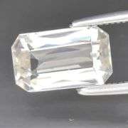 One of a kind! 2.30ct bi-color champagne Zircon