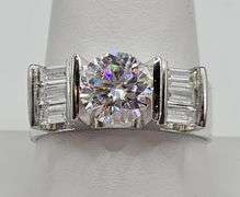 Mens Sparkling 2.5 Ct VVs1 White Fire Moisanite Ring