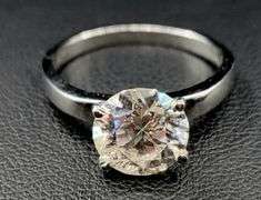 Sparkling 3.75 Ct VVs1 White E-F Simulated Lab Diamond Ring