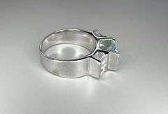 Mens Sparkling 2.5 Ct VVs1 White Fire Moisanite Ring