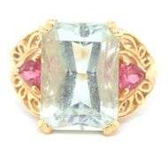 14kt Yellow gold emerald cut Lemon quartz ring