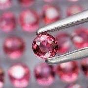 Fantastic color 4.68ct untreated Sapphire set