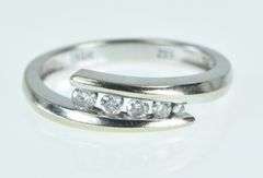 10K White Gold Graduated Diamond Split Band Statement Ring