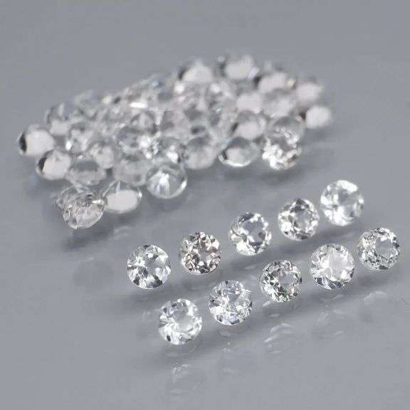 Glittering 3.88ct diamond white Topaz set