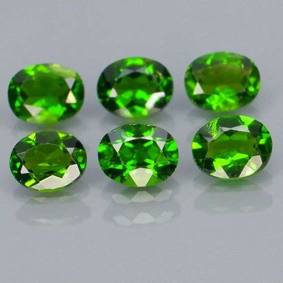 Top forest green 2.37ct Chrome Diopside set