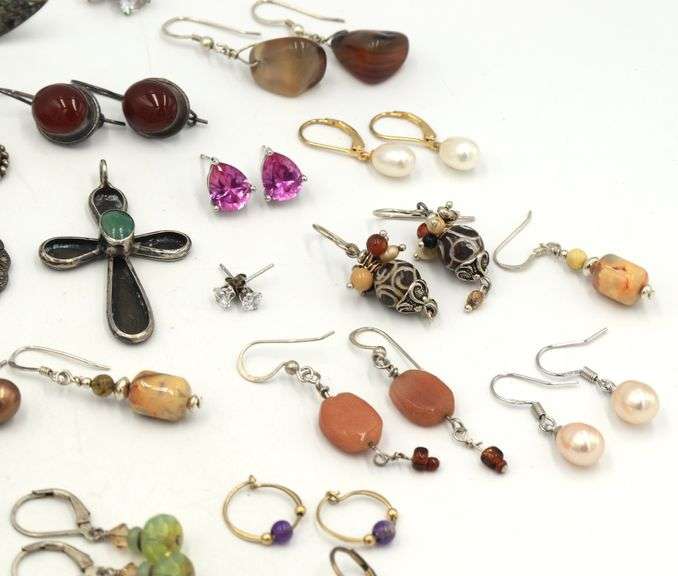 Group lot of Vintage 925 sterling silver mixed jewelry