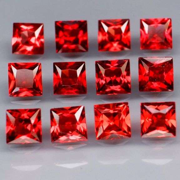 Unforgettable 4.89ct 12pc. Mozambique Garnet set