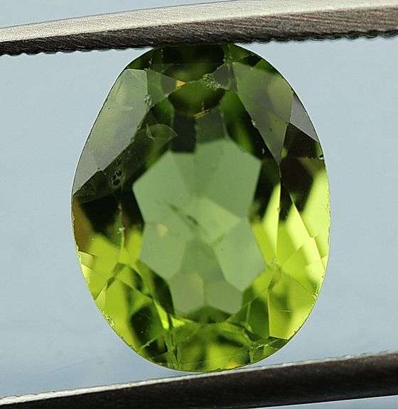 Top Burma green 1.97ct real Pakistani Peridot