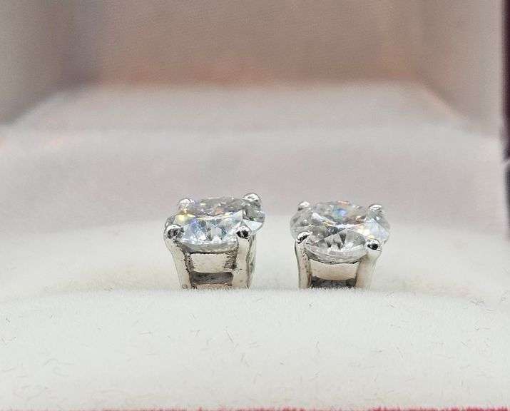 Sparkling 2.15 Ct VVs1 F-G Lab Simulated Diamond Earrings