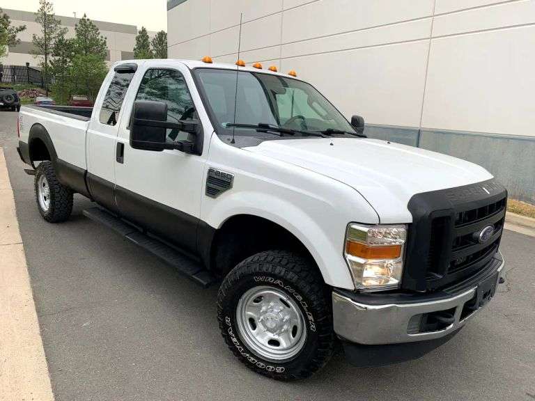 2010 Ford Super Duty F-250 SRW 4WD SuperCab 142" Lariat