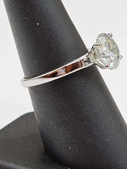 Dazzling 3.5 Ct VVs1 White E-F Lab Simulated Diamond Ring