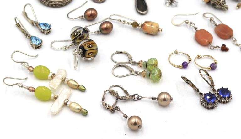 Group lot of Vintage 925 sterling silver mixed jewelry
