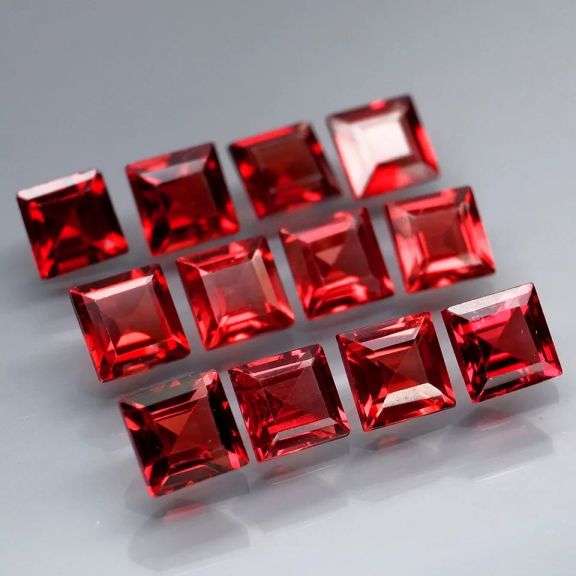 Fantastic 5.21ct 12 piece Mozambique Garnet set