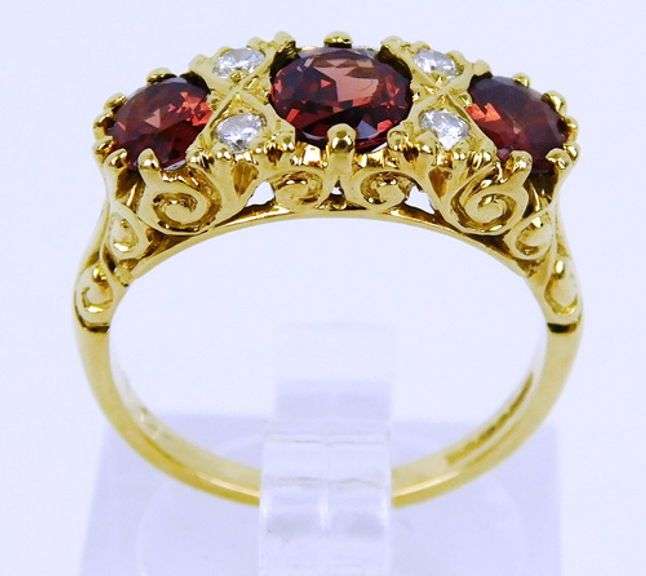 Beautiful 18K Gold Garnets & Diamonds Ring, 5.25