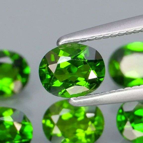 Top forest green 2.37ct Chrome Diopside set