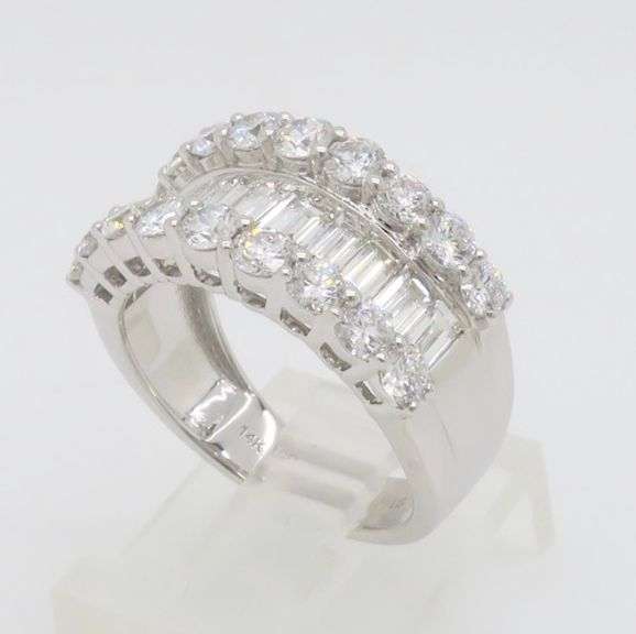 2.50CTW Diamond Band in 14k White Gold