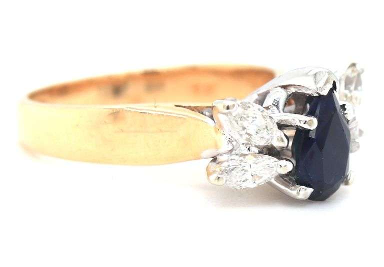 18kt Yellow gold pear shaped sapphire and marquise diamond ring