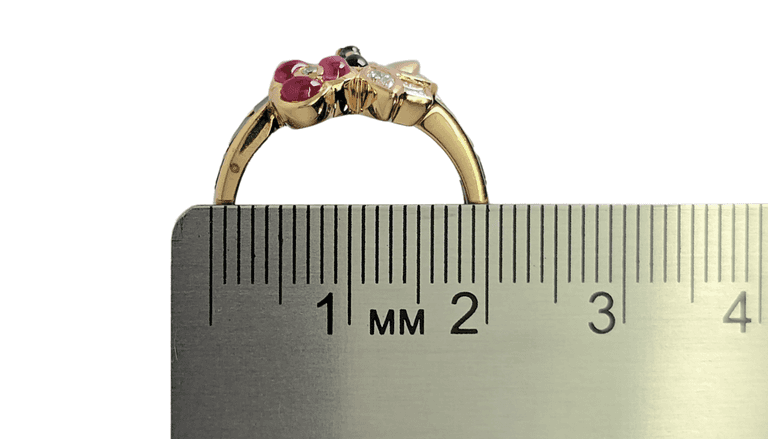 18K (750) Gold - Natural: Diamond, Color Stone - Ruby, Emerald & Sapphire - Ring
