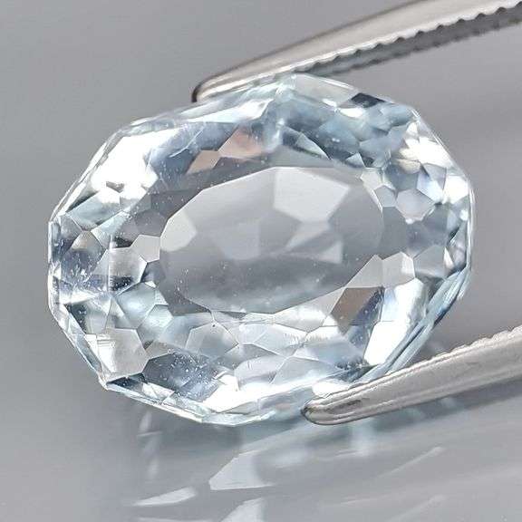 Dazzling 5.16ct sky blue Topaz