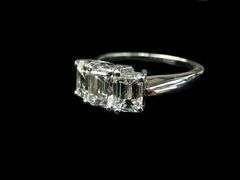 Sparkling 3.05 Ct VVs1 F-G Fire Moissanite Ring