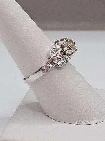 Beautiful 1 Ct VVs1 Peach Fire Moissanite Gemstone Ring