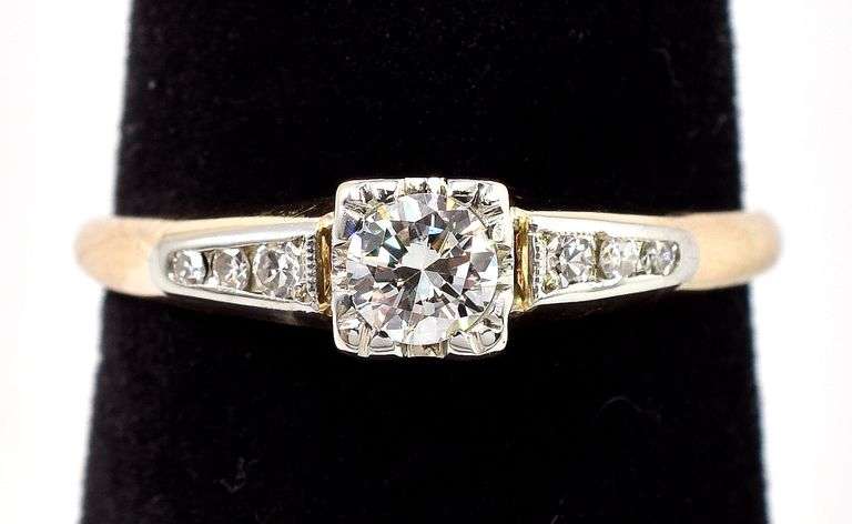Stunning 14K Yellow Gold Diamond Ring