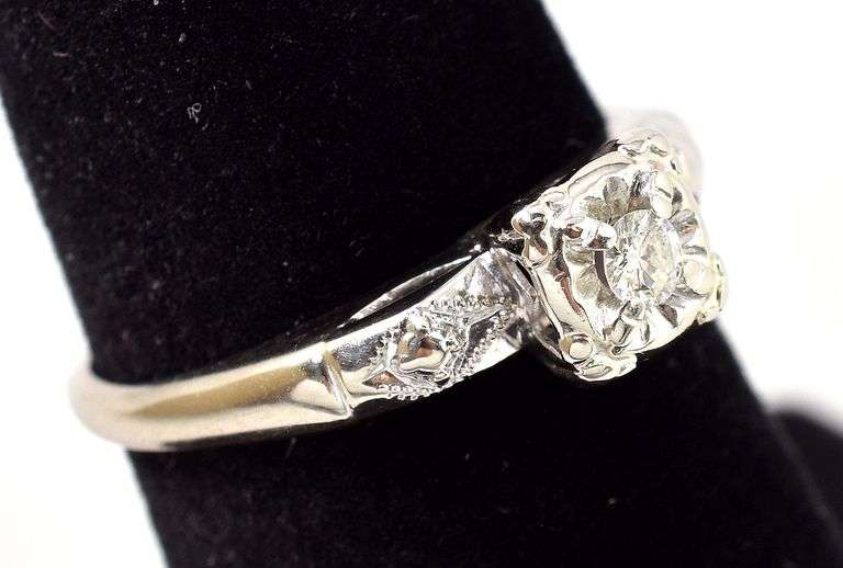 Dazzling 14K White Gold Solitaire Diamond Ring