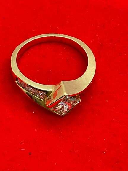 CERTIFIED 14K YELLOW GOLD DIAMOND RING