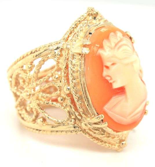 10kt Yellow gold Cameo ring