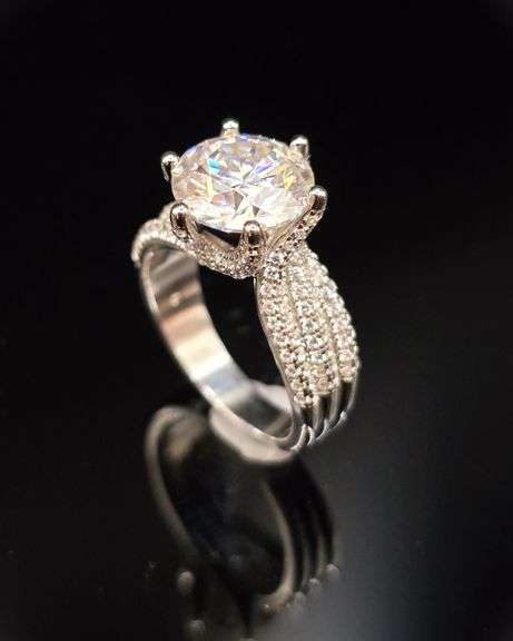 Huge 5.5 Ct VVs1 White E-F Lab Simulated Diamond Ring