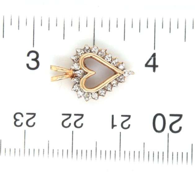 10kt Yellow gold diamond heart shaped pendant