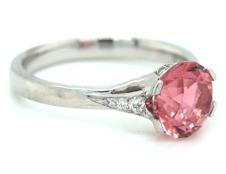 18kt White gold 1.60ct Pink Tourmaline and diamond ring