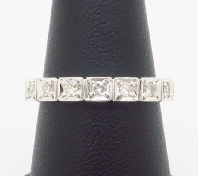 18k White Gold Diamond Band