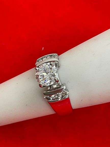 CERTIFIED 14K WHITE GOLD DIAMOND ENGAGEMENT RING. 1.10 CARAT
