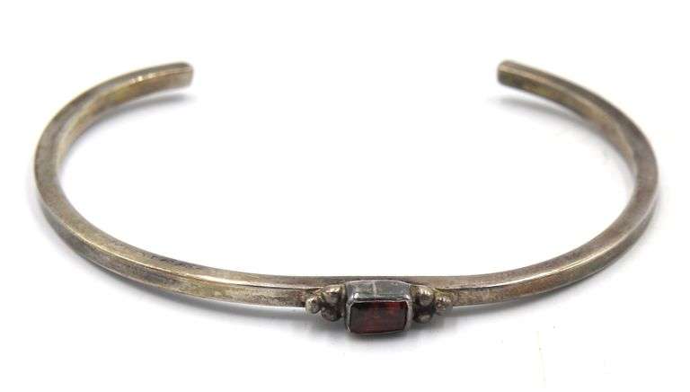 Group lot of Vintage 925 sterling silver Jewelry