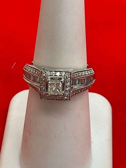 CERTIFIED 14K WHITE GOLD DIAMOND RING.