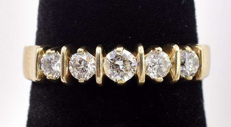 Stunning  10K Yellow Gold Diamond Ring