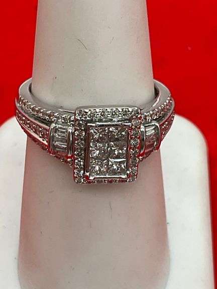 CERTIFIED BRAND NEW 14K WHITE GOLD DIAMOND RING. 1.00 CARAT