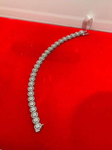 CERTIFIED BRAND NEW 14K WHITE GOLD DIAMOND BRACELET. 6.75 CARATS