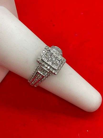CERTIFIED BRAND NEW 14K WHITE GOLD DIAMOND RING. 1.00 CARAT