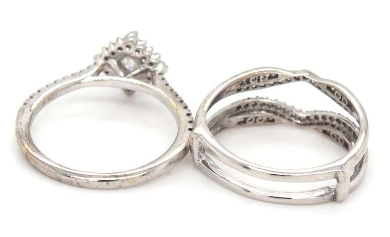 14kt White gold 0.60ctw princess cut diamond engagement ring with diamond wrap