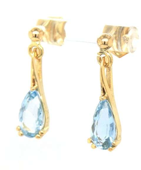 18kt Yellow gold 3ctw pear shaped aquamarine dangle earrings