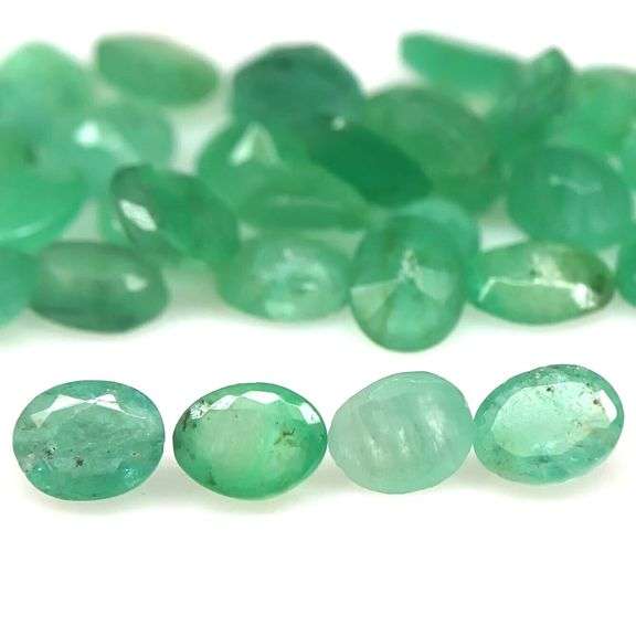 Heavy 7.29ct 32 piece Zambian Emerald set