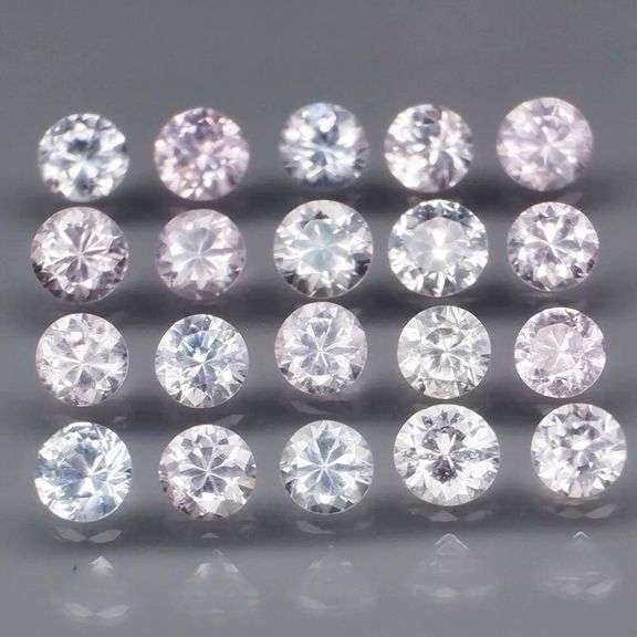 Yes! 2 full carats of Diamond white Sapphires!!!!