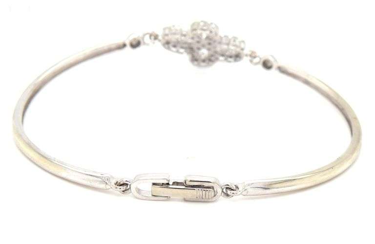 18kt White gold 1ctw diamond flower bangle bracelet