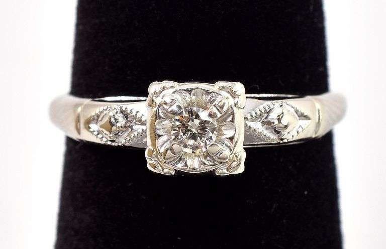 Dazzling 14K White Gold Solitaire Diamond Ring