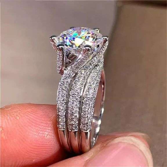 Huge 5.5 Ct VVs1 White E-F Lab Simulated Diamond Ring
