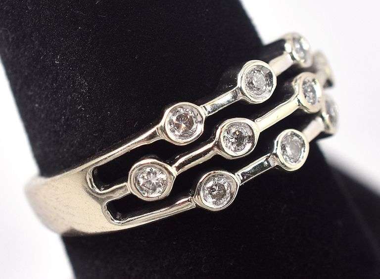 Unique 14K White Gold Diamond Ring